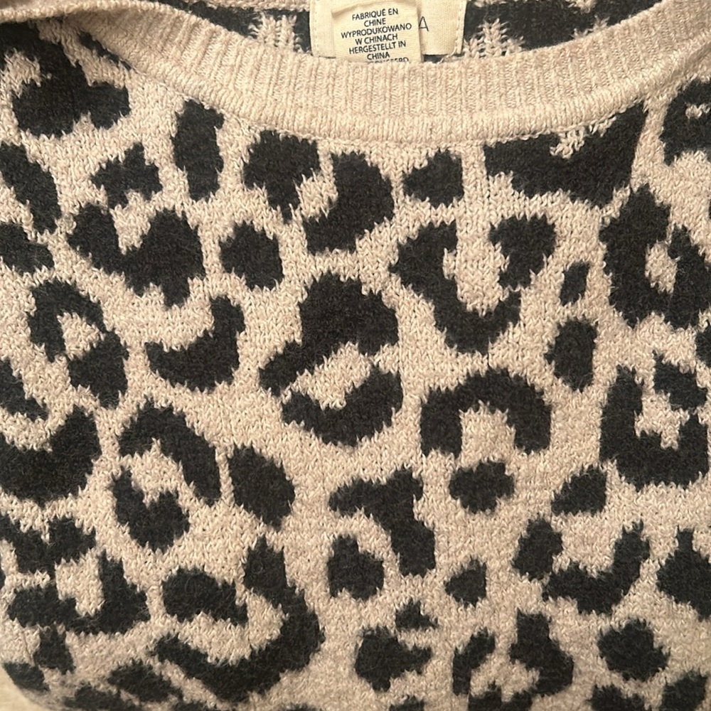 11 Piece Bundle Stylish Sweater and Top Collection Medium Size - Picture 3 of 5
